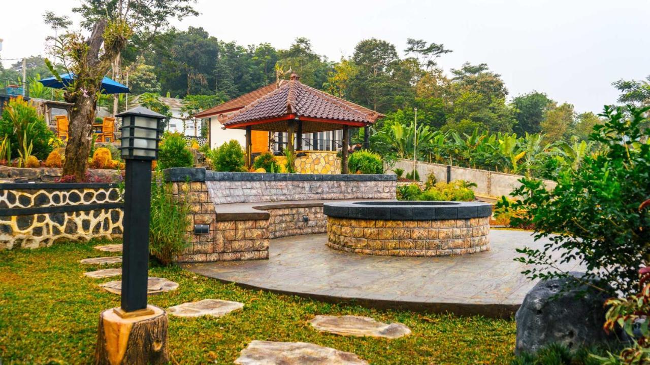 House Of Belasun Palabuhanratu Exterior photo